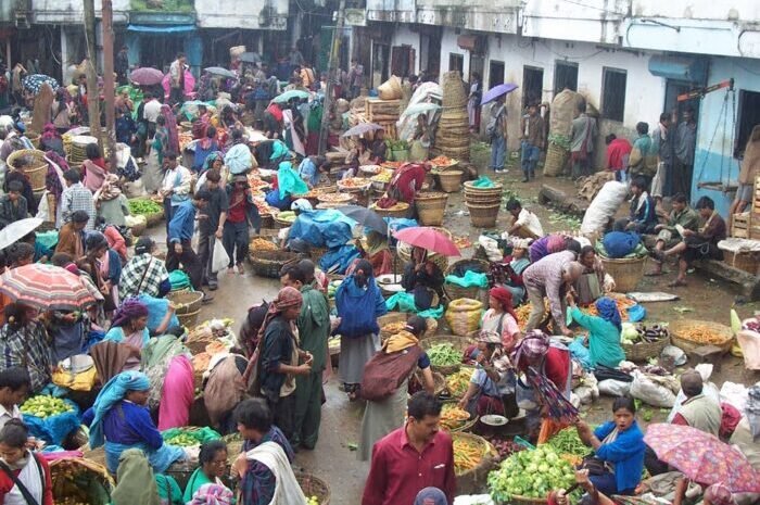  हाट बाजार में बिना रसीद के नगर निगम के कर्मचारी का वसूली मांगते हुऐ हुआ वीडियो वायरल