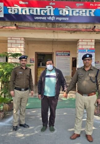  स्कूटी सवार युवती को टक्कर मारने वाले चालक को  पुलिस ने किया गिरफ्तार