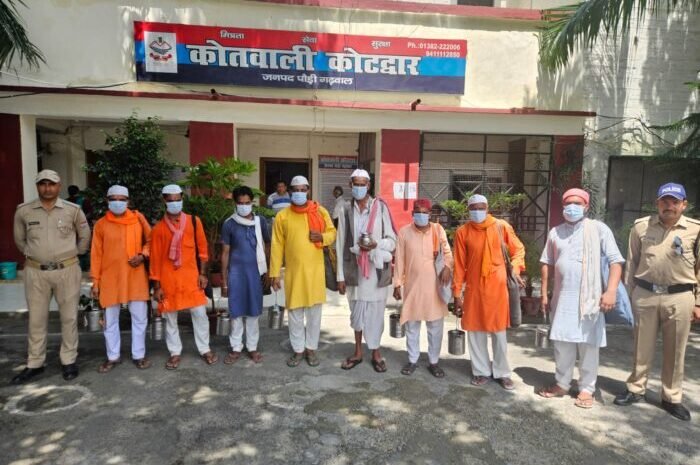 साधु-संतों के वेश में घूम रहे ढोंगी बाबाओं को पुलिस ने किया गिरफ्तार