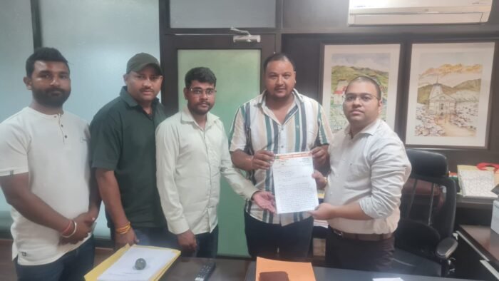 गैस घटतोली विवाद में गढ़वाल मंडल विकास निगम के प्रबंध निदेशक से मिले पार्षद,कार्यवाही की मांग