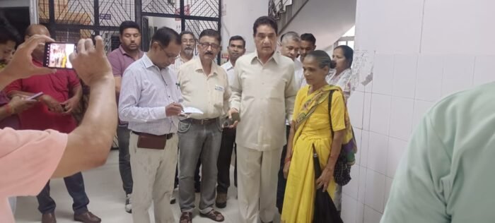 बेस अस्पताल के निरीक्षण में बोले पूर्व स्वास्थ्य मंत्री सुरेन्द्र सिंह नेगी, डॉक्टरों की कमी से जनता परेशान