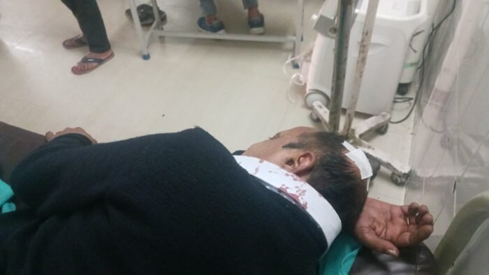  कोटद्वार के मीट मार्केट क्षेत्र में व्यक्ति पर किया लोहे के पाइप से हमला, परिजन पहुँचे कोतवाली